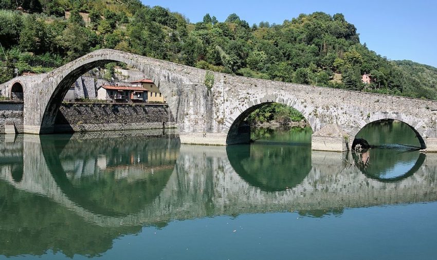 Il Ponte Del Diavolo A Lucca Storia E Leggende Lucca Online